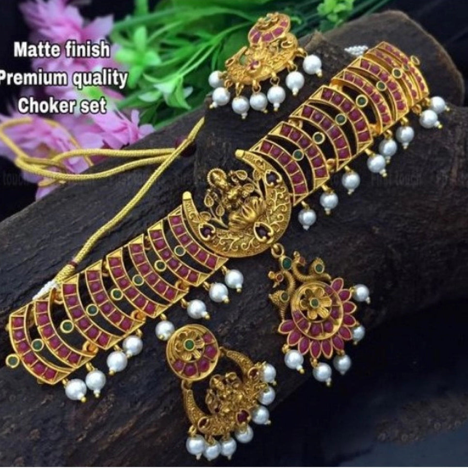 Regal Matte Temple Choker Set