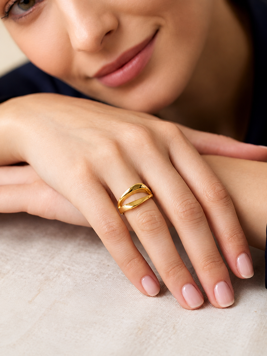 Golden Interlock Band Ring