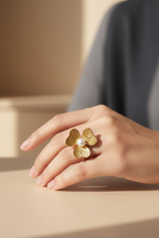 Elegant Gold Flower Pearl Ring