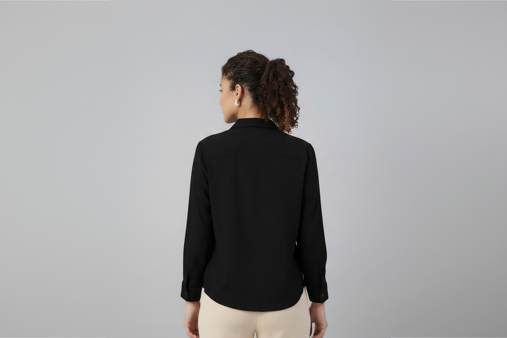 Noir Essential V-Neck Top