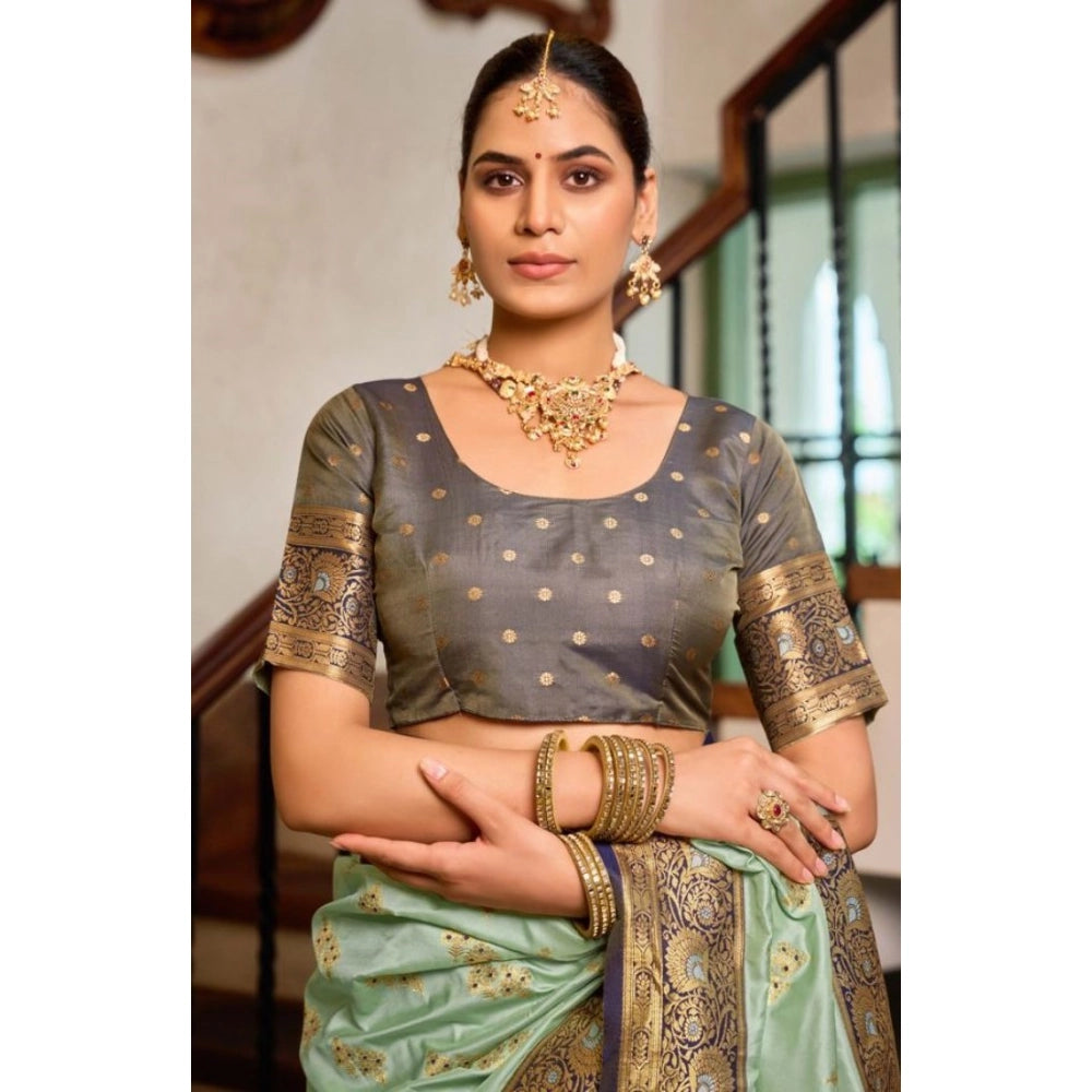 Easy to drape Silk Blend Booti Saree