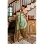 Easy to drape Silk Blend Booti Saree
