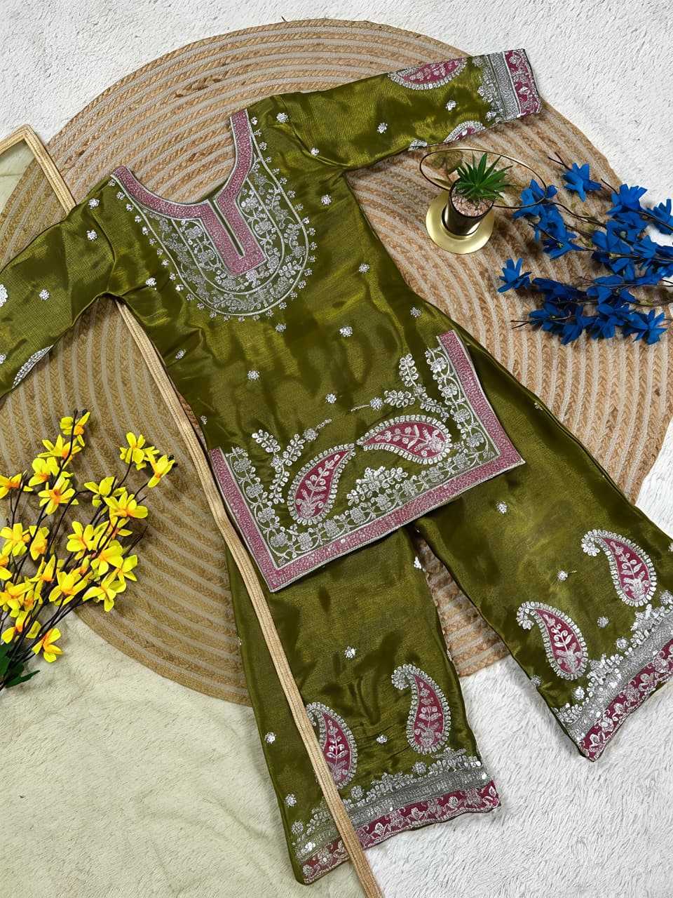Olive Embroidered Tissue Set
